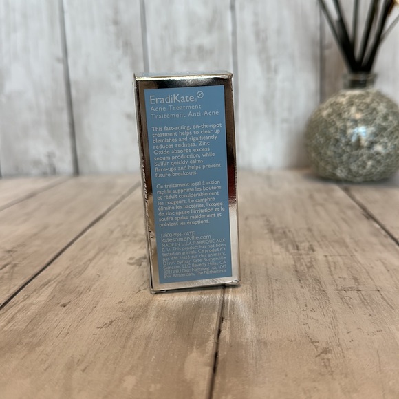 NIB MAKEUP BUNDLE - Picture 5 of 7